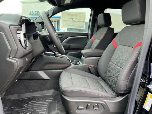 New 2026 Chevrolet Colorado Z71 w/ Midnight Edition AWD/4WD image 3