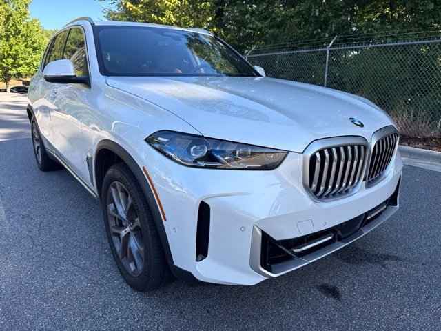 Certified 2024 BMW X5 xDrive40i w/ Premium Package AWD/4WD image 3