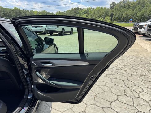 Used 2019 BMW 530i w/ M Sport Package RWD image 16