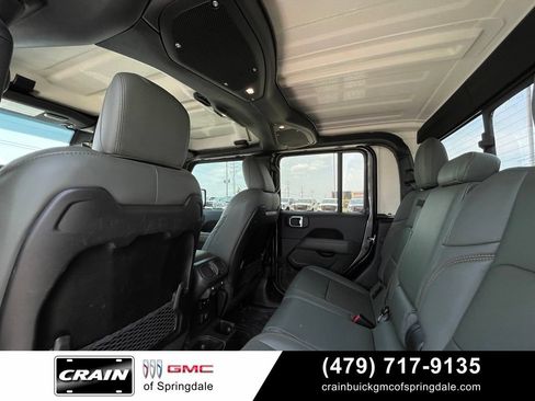 Used 2025 Jeep Gladiator Mojave w/ Convenience Group AWD/4WD image 28