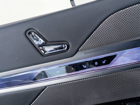 Used 2024 BMW 760i xDrive w/ Executive Package image 47