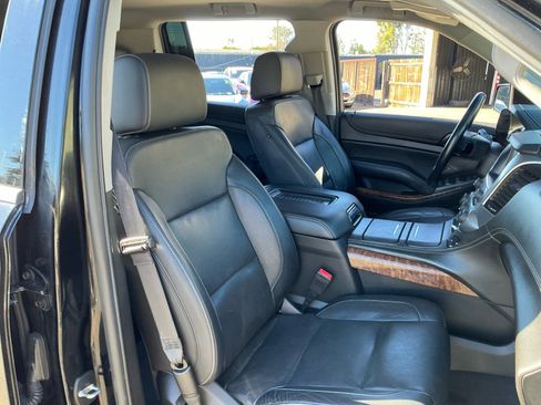Used 2019 Chevrolet Suburban Premier image 21