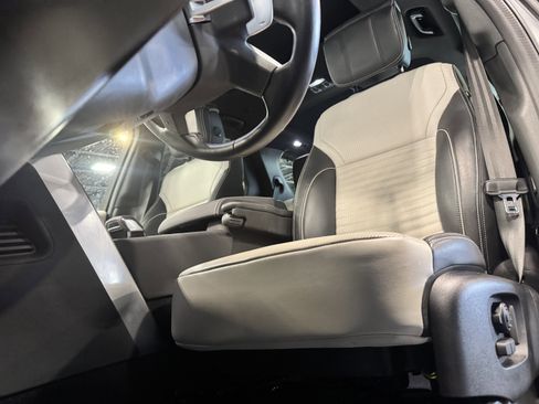 Used 2023 Land Rover Discovery S R-Dynamic image 30