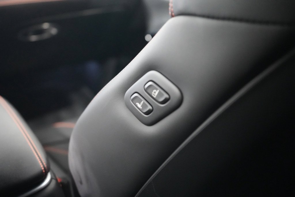 Used 2026 Genesis GV70 3.5T Sport Prestige AWD/4WD image 33