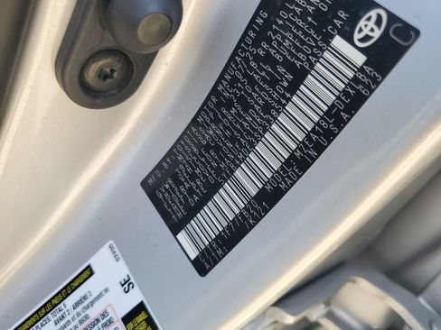 Used 2025 Toyota Corolla LE FWD image 27