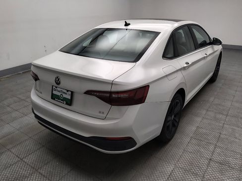 Used 2023 Volkswagen Jetta SE w/ Panoramic Sunroof Package FWD image 9