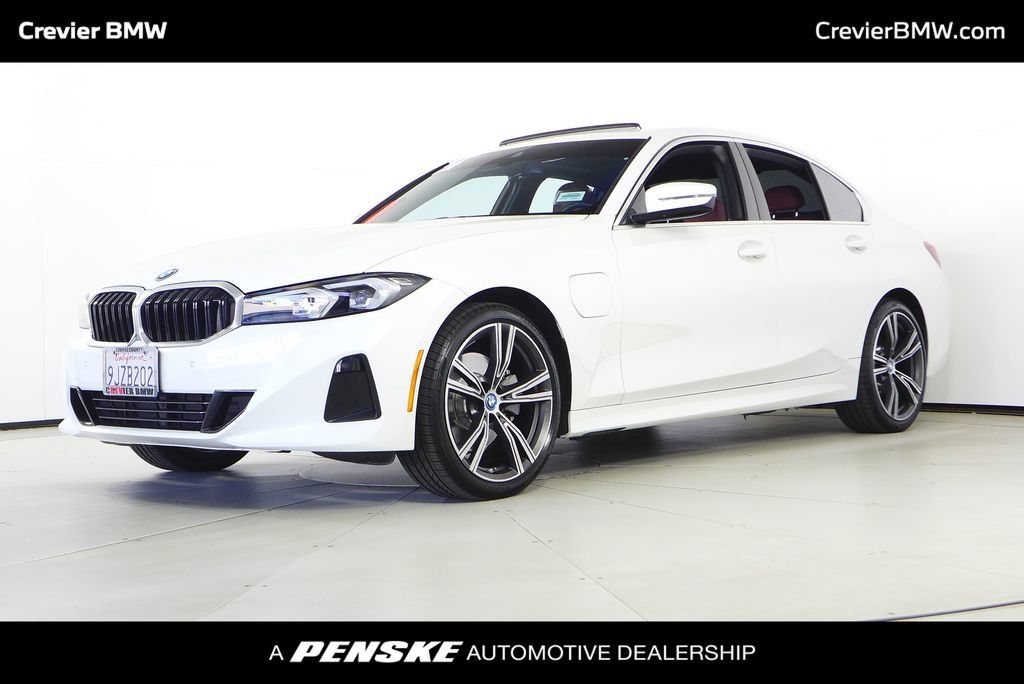Used 2024 BMW 330e w/ Convenience Package RWD image 1