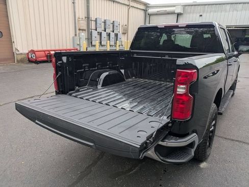 Used 2024 Chevrolet Silverado 1500 LT AWD/4WD image 32