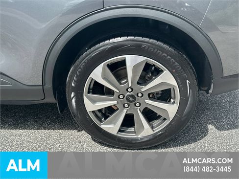Certified 2025 Ford Escape Platinum AWD/4WD image 23