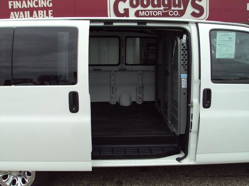 Used 2013 Chevrolet Express 1500 AWD image 9