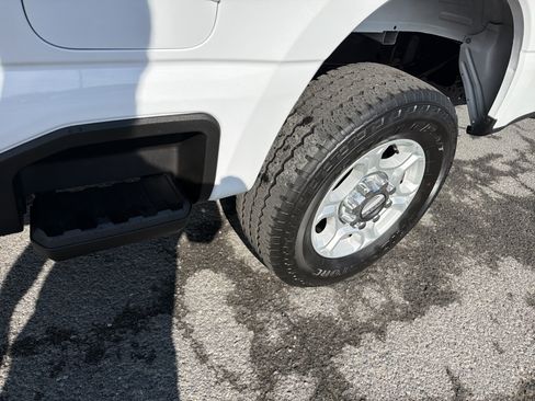 Used 2025 Ford F250 XLT w/ FX4 Off-Road Package AWD/4WD image 12