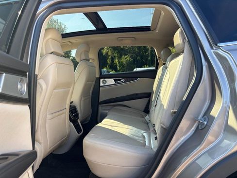 Used 2019 Lincoln Nautilus Reserve w/ Ultimate Package FWD image 11