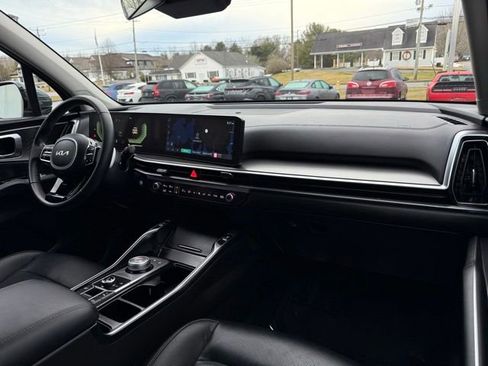 Used 2025 Kia Sorento EX image 28