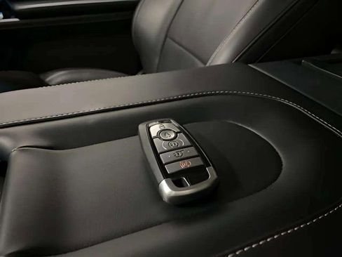 Used 2025 Ford Expedition Platinum AWD/4WD image 98