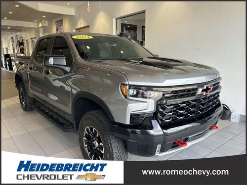 Used 2024 Chevrolet Silverado 1500 ZR2 w/ Technology Package AWD/4WD image 1