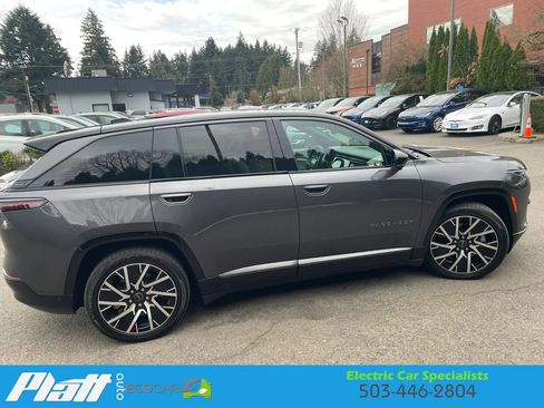 Used 2025 Jeep Wagoneer S Limited image 14