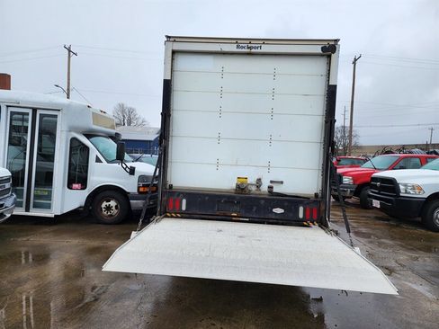 Used 2018 Chevrolet Express 4500 Extended w/ Driver Convenience Package image 37