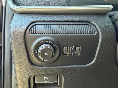 New 2025 Jeep Wagoneer 4WD w/ HD Trailer Tow Package image 14