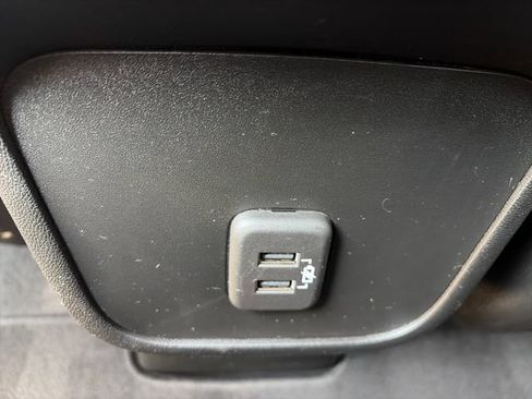 Used 2021 Chevrolet Equinox LT FWD image 20