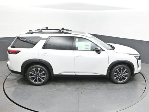New 2026 Nissan Pathfinder Platinum FWD image 39