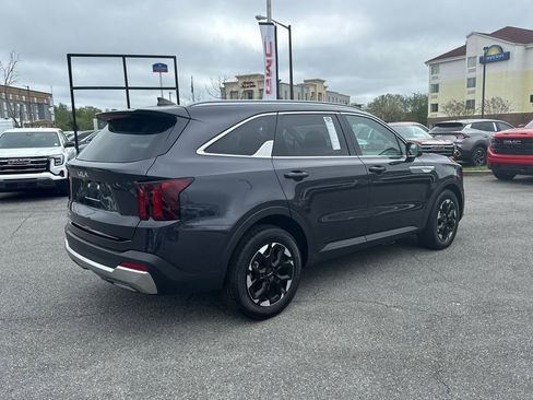 New 2025 Kia Sorento S w/ Panoramic Sunroof Package image 3