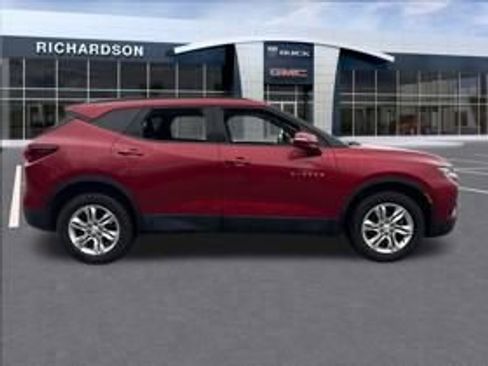 Used 2019 Chevrolet Blazer LT image 4