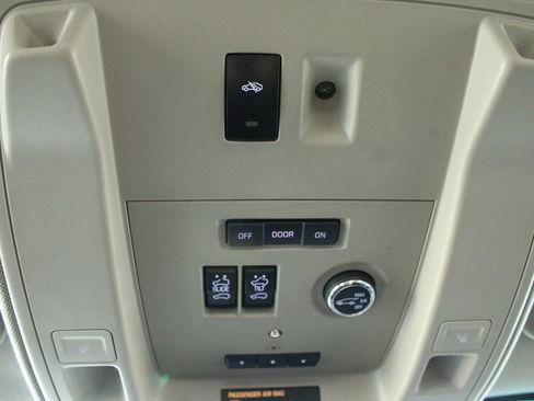 Used 2018 GMC Yukon XL Denali w/ Denali Ultimate Package image 39