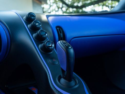 Used 2020 Bugatti Chiron image 24