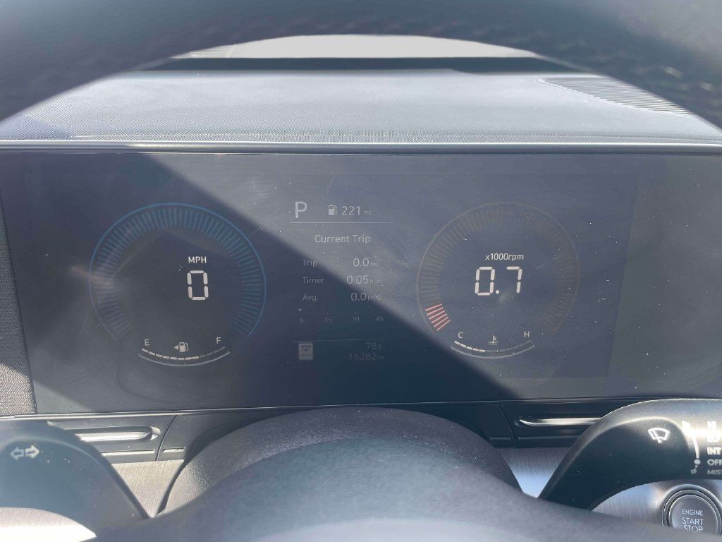 Used 2024 Hyundai Kona SEL AWD/4WD image 25