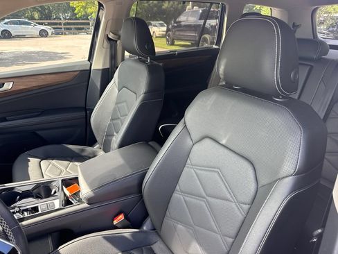 Used 2025 Volkswagen Atlas SE FWD image 10