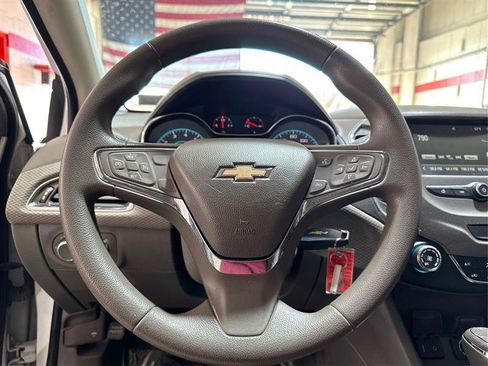 Used 2016 Chevrolet Cruze LT FWD image 15