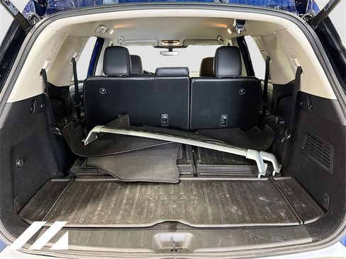 Used 2024 Nissan Pathfinder SL image 27