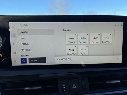 Used 2024 Lexus ES 300h w/ Premium Package image 14