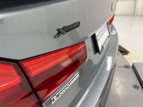 Used 2019 BMW 540i xDrive image 28