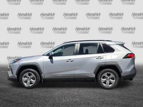 Used 2022 Toyota RAV4 XLE FWD image 8