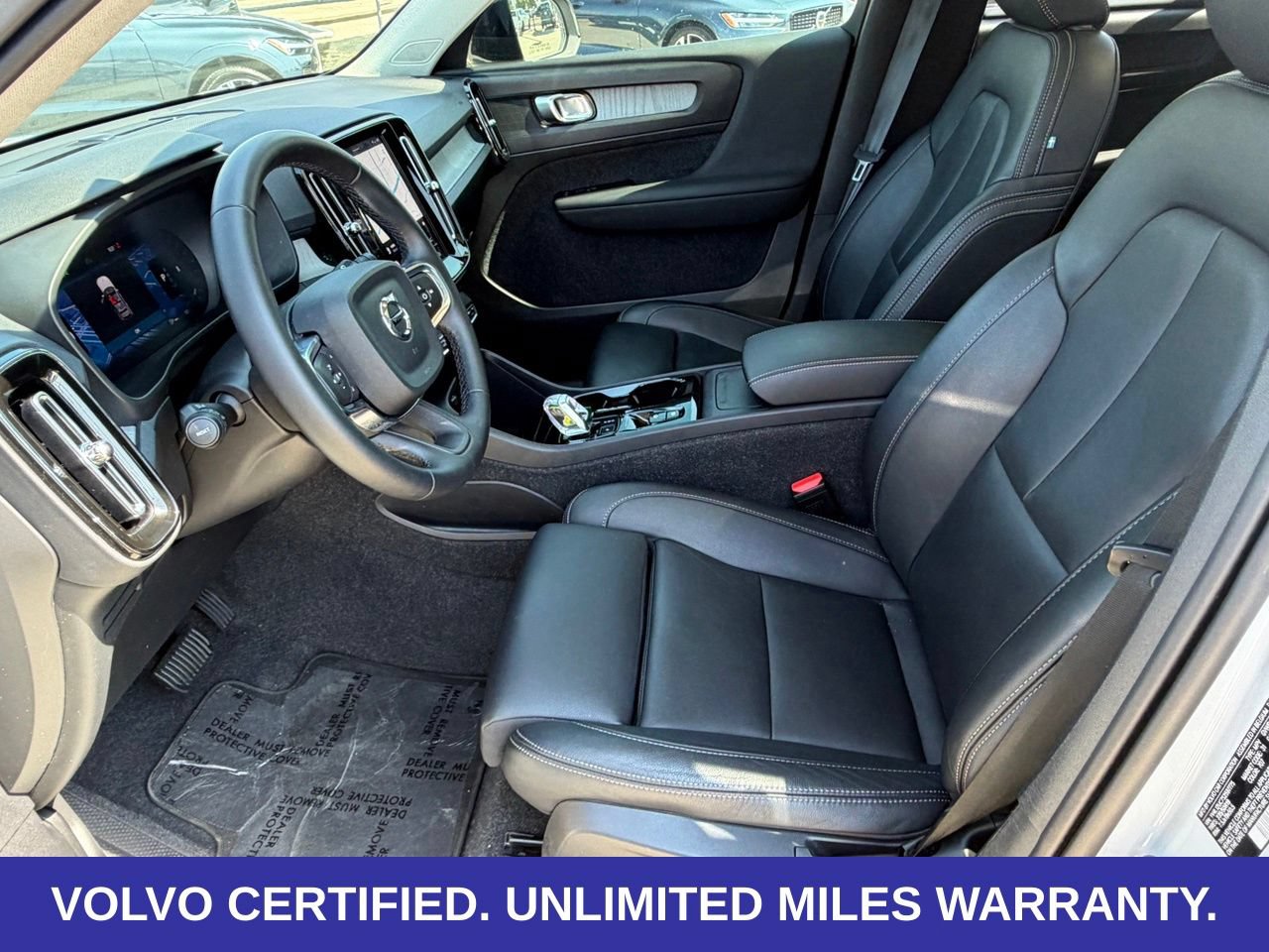Certified 2025 Volvo XC40 B5 Plus AWD/4WD image 26