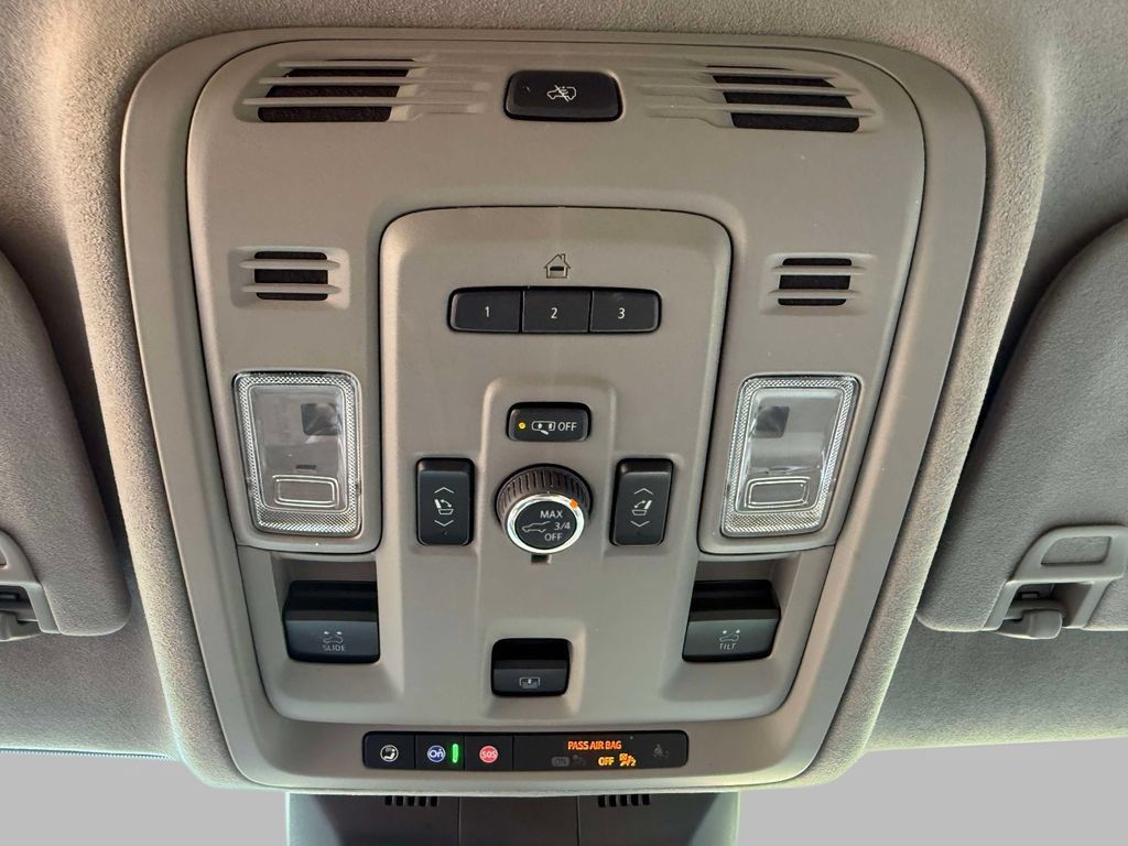 Used 2023 Cadillac Escalade Sport Platinum AWD/4WD image 31