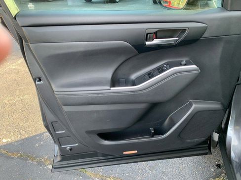 Used 2023 Toyota Highlander XSE image 10