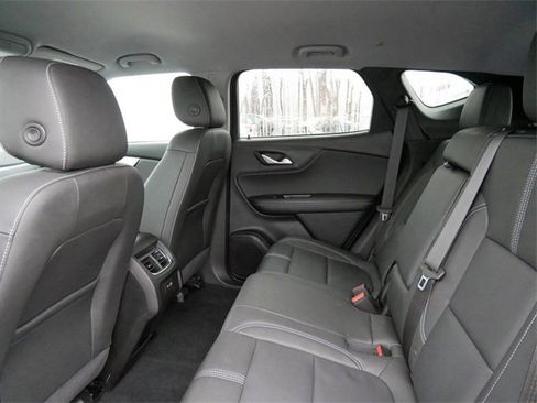 Used 2023 Chevrolet Blazer LT image 9