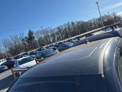 Used 2019 Toyota Tacoma TRD Sport w/ TRD Premium Sport Package image 3