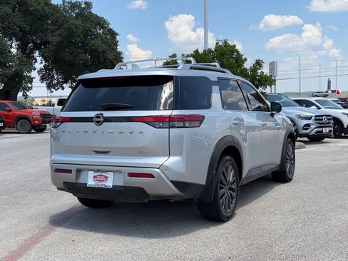 Certified 2023 Nissan Pathfinder SL w/ SL Premium Package FWD image 5