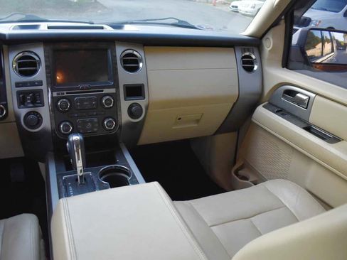 Used 2016 Ford Expedition Limited w/ Equipment Group 301A AWD/4WD image 14