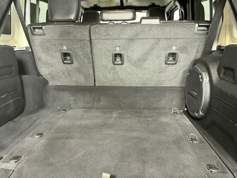 Used 2022 Jeep Wrangler Unlimited Sahara AWD/4WD image 28