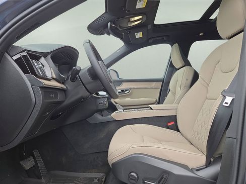 New 2026 Volvo XC90 B5 Plus image 23