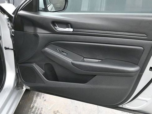 Used 2021 Nissan Altima 2.5 S image 9