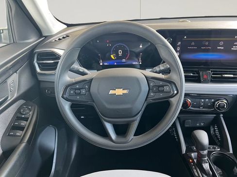 Used 2024 Chevrolet TrailBlazer LT w/ Driver Confidence Package FWD image 14