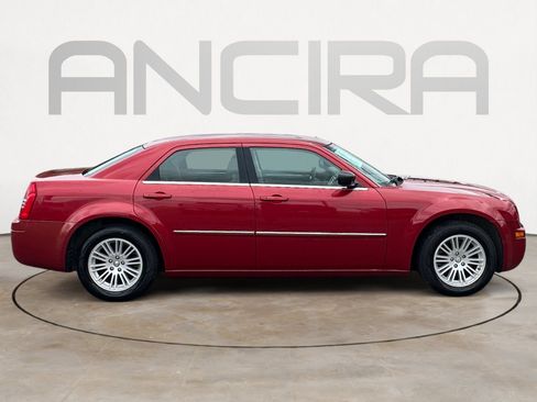 Used 2009 Chrysler 300 LX RWD image 11