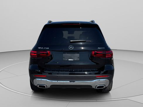 Used 2025 Mercedes-Benz GLB 250 4MATIC image 4