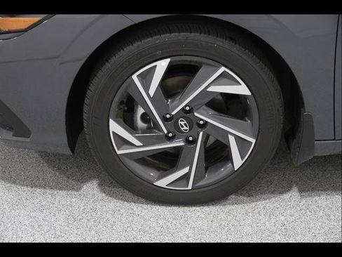 Certified 2025 Hyundai Elantra Sport image 20