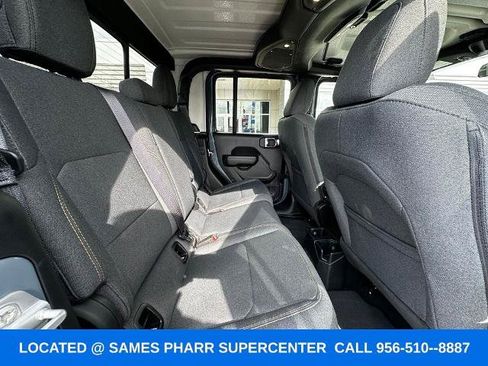 Used 2025 Jeep Gladiator Sport AWD/4WD image 21